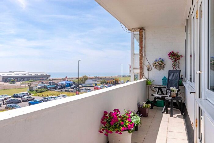 2 Bedroom Flat To Rent In Brighton Road, Lancing, BN15