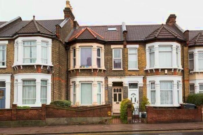 5 Bedroom Semi-Detached House To Rent In Markhouse Road, Lea Bridge, Walthamstow, London E17