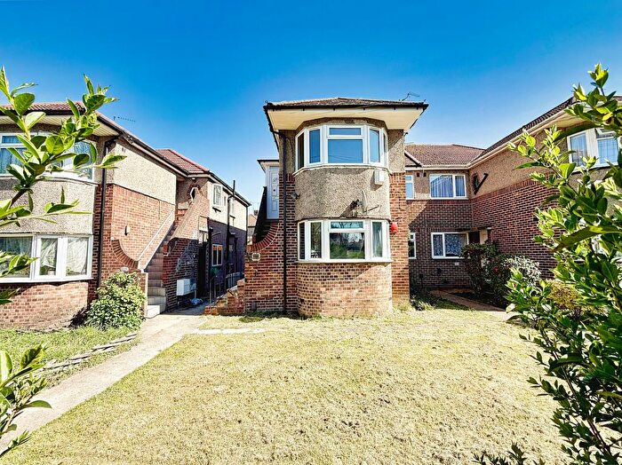 3 Bedroom Maisonette To Rent In Fernwood Avenue, Wembley, HA0
