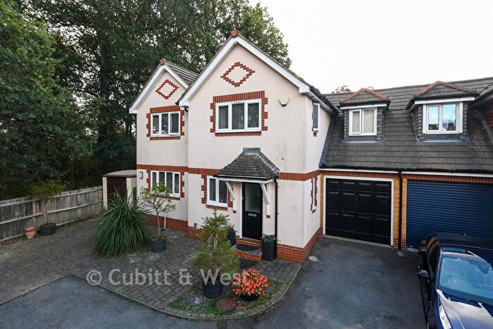 4 Bedroom Link Detached House For Sale In Nuthatch Gardens, Reigate, Surrey, RH2