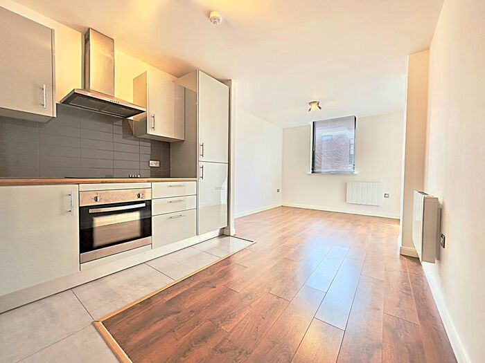 1 Bedroom Flat To Rent In Bromham Road, Bedford, MK40