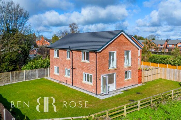 4 Bedroom Detached House For Sale In Longfold, Mere Brow, Preston, PR4