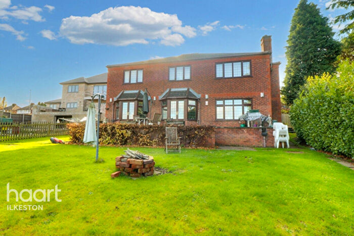 5 Bedroom Detached House For Sale In Laceyfields Road, Heanor, DE75