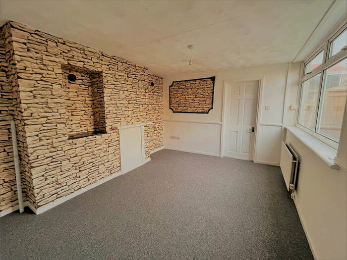 3 Bedroom Semi-Detached House To Rent In Bruce Place, Peterlee, SR8