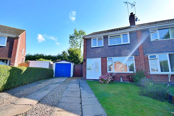 3 Bedroom Semi-Detached House For Sale In Pantolf Place, Newbold, Rugby, CV21