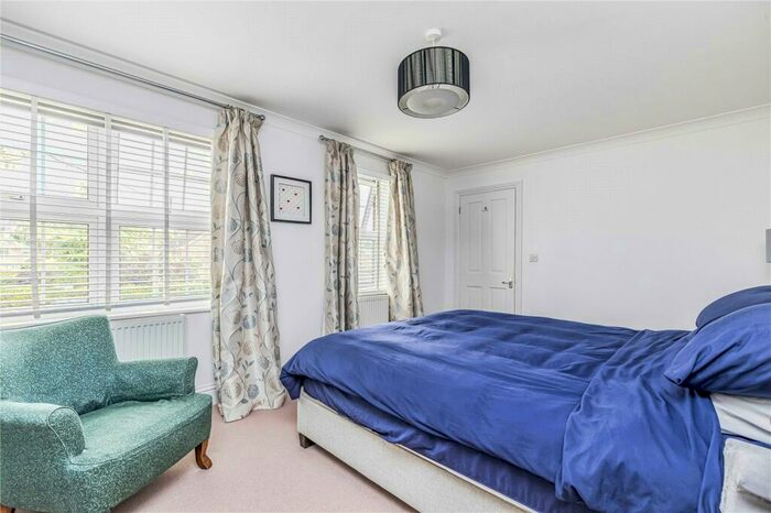 5 Bedroom Detached House For Sale In Stavely Gardens, Chichester, West Sussex, PO19