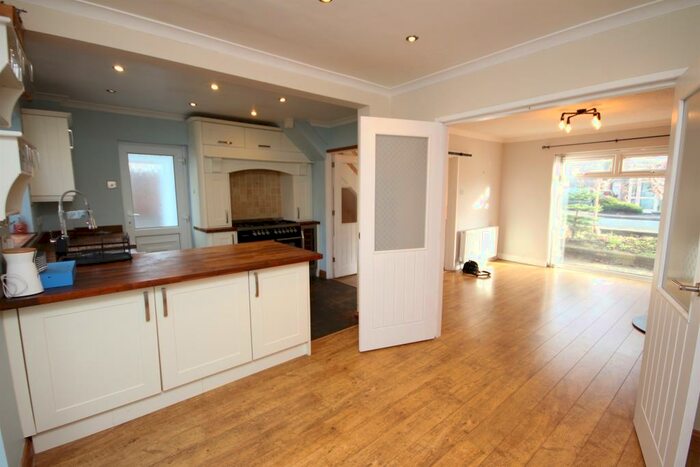 3 Bedroom End Of Terrace House For Sale In Drylla, Dinas Powys, CF64