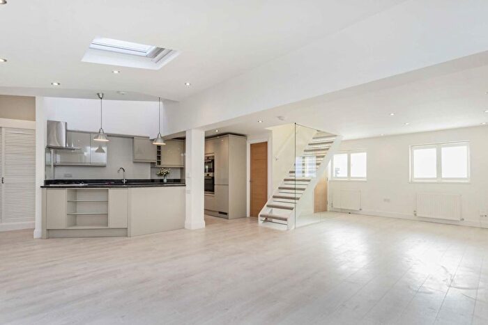 2 Bedroom Terraced House To Rent In Holly Road, Twickenham, TW1