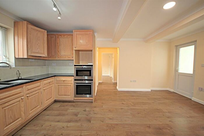 2 Bedroom Detached Bungalow To Rent In Kinson Road, Bournemouth, BH10
