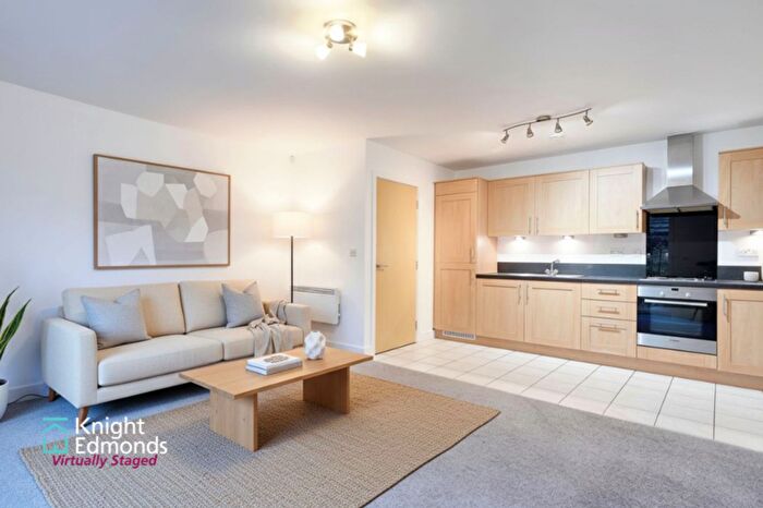 1 Bedroom Apartment For Sale In Sandling Lane, Sandling Park, ME14