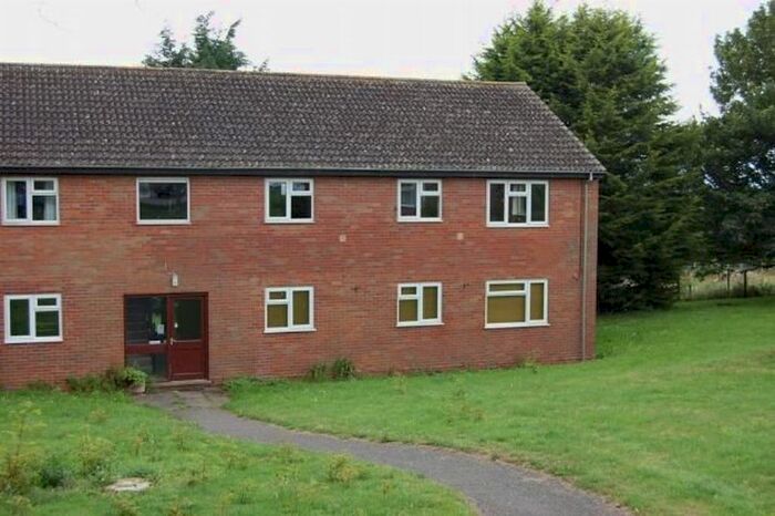2 Bedroom Flat To Rent In Ryehill Close, Long Buckby, Northampton NN6