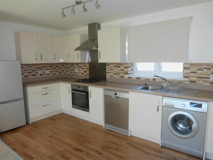 2 Bedroom Flat To Rent In Paradise Orchard, Aylesbury, HP18