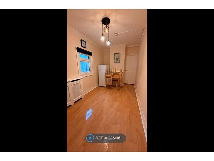 1 Bedroom Flat To Rent In West Green Road, London, N15