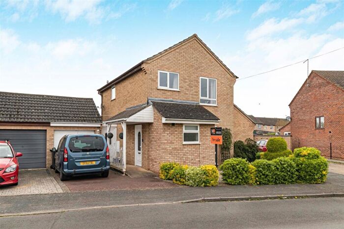 3 Bedroom Detached House For Sale In Drinkwater Close, Newmarket, CB8