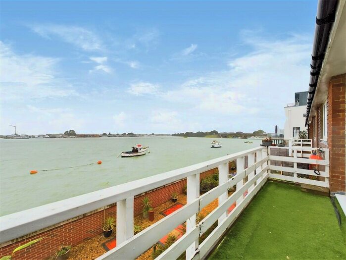 2 Bedroom Flat To Rent In Town Quay, Shoreham-by-Sea, BN43