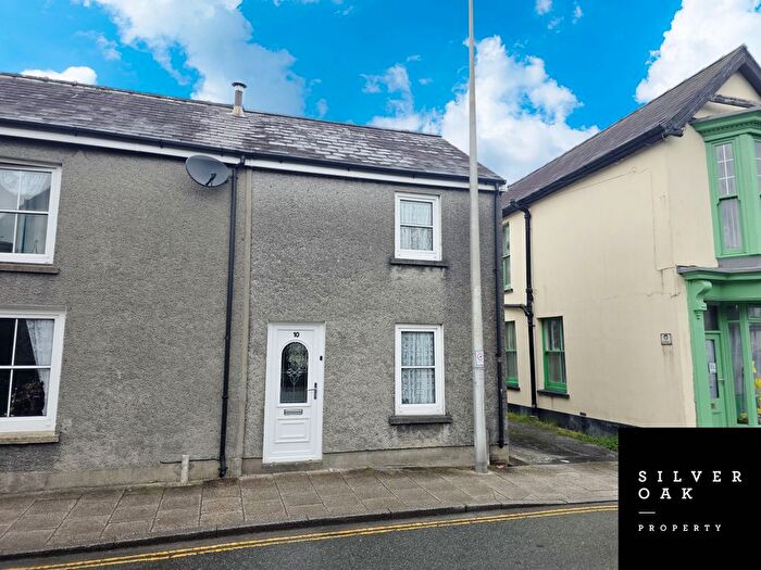 2 Bedroom End Of Terrace House To Rent In St. Peters Street, Carmarthen, Carmarthenshire, SA31