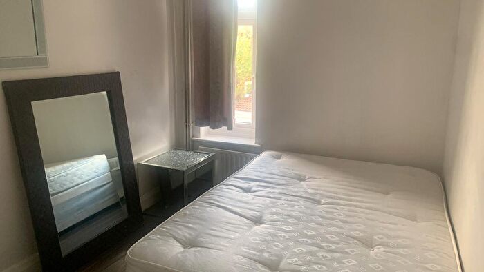 1 Bedroom Terraced House To Rent In Ilford, IG3