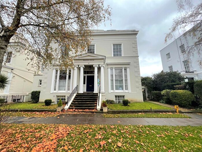 2 Bedroom Flat To Rent In Pittville Lawn, Cheltenham, GL52