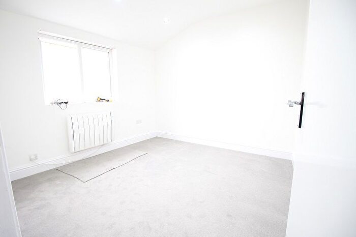 1 Bedroom Flat To Rent In Lea Bridge Road, Leyton, E10