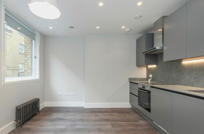 1 Bedroom Flat To Rent In Shorts Gardens, London, WC2H