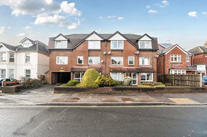 1 Bedroom Flat For Sale In Cobbett Road, Bitterne, Southampton, Hampshire, SO18