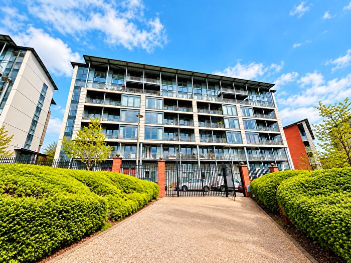2 Bedroom Flat For Sale In Mason Way, Birmingham, B15