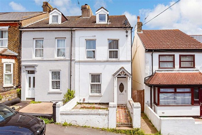 3 Bedroom End Terrace House For Sale In Widred Road, Dover, Kent, CT17