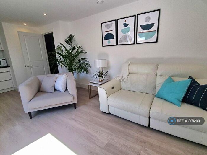 1 Bedroom Flat To Rent In Metropolitan House, Ruislip, HA4