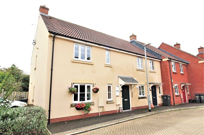 1 Bedroom Flat To Rent In Railway Cuttings, Ilminster, Somerset, TA19