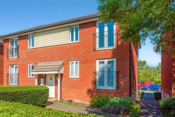 2 Bedroom Flat For Sale In Cambrai Close, Portsmouth, PO3
