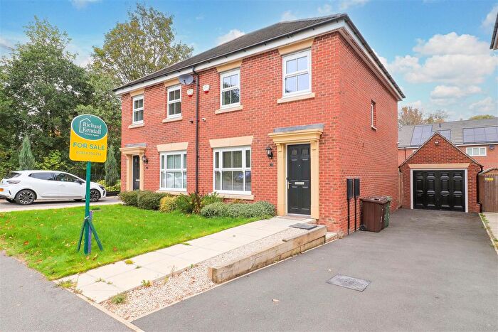 3 Bedroom Property For Sale In Butler Way, Wakefield, WF1