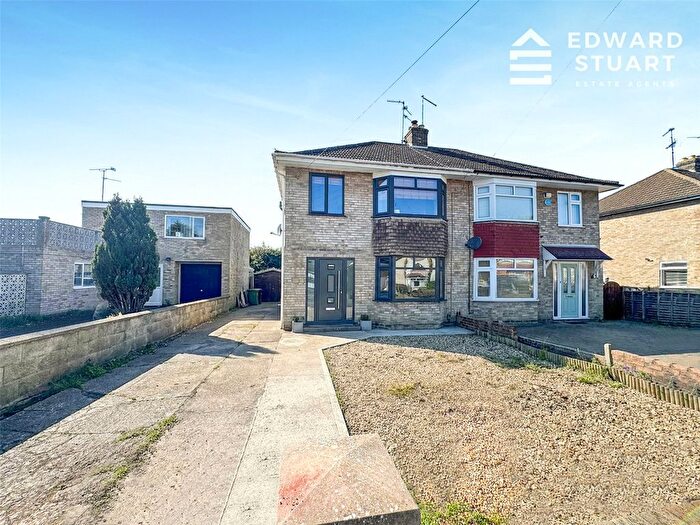 3 Bedroom Semi Detached House For Sale In Lincoln Road, Peterborough, Cambridgeshire, PE4