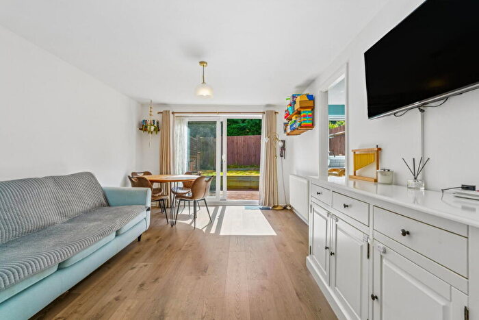 1 Bedroom Flat For Sale In Pixton Way, Croydon, CR0