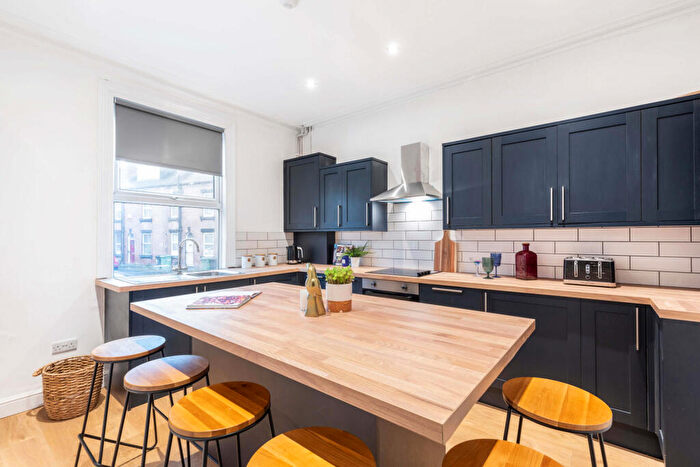 6 Bedroom House To Rent In Christopher Road, Leeds, LS6