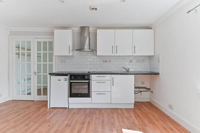 Studio For Sale In Cresswell Road, South Norwood, London, SE25