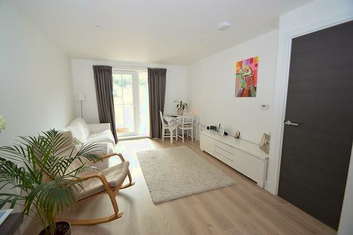 1 Bedroom Apartment To Rent In Bedroom Top Floor Apartment In Godalming, GU7