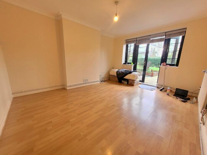 1 Bedroom Flat To Rent In Colney Hatch Lane, Muswell Hill, N10