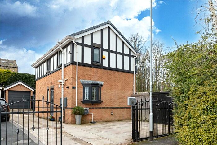 3 Bedroom Detached House For Sale In Earlswood Mead, Pudsey, West Yorkshire, LS28