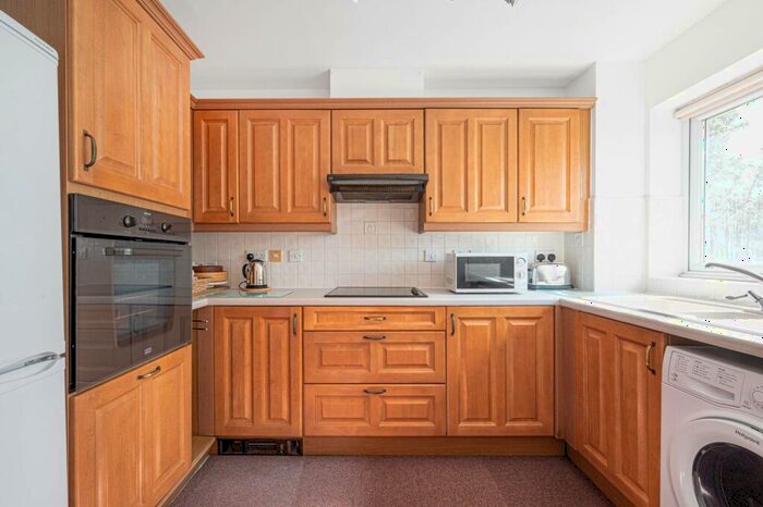 1 Bedroom Flat For Sale In Langstone Way, Mill Hill East, London, NW7
