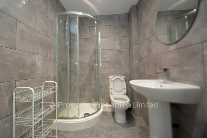 4 Bedroom Terraced House To Rent In Well Close Rise, City Centre, Leeds, LS7