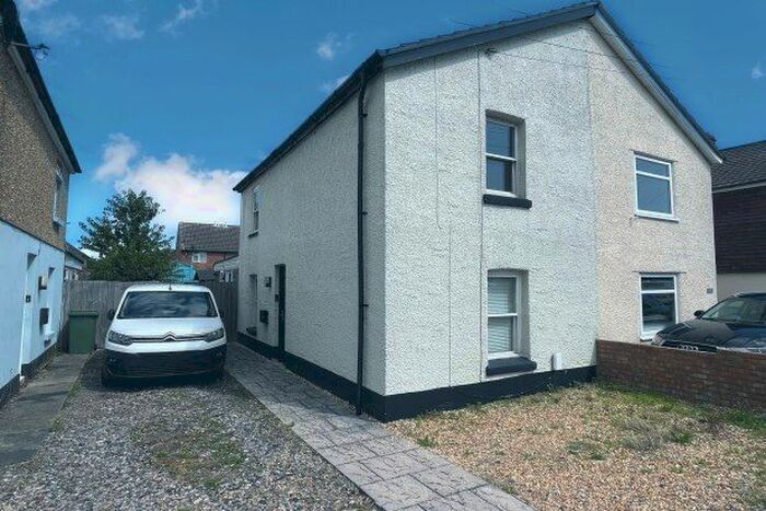 2 Bedroom Property To Rent In Hunts Pond Road, Fareham, PO14