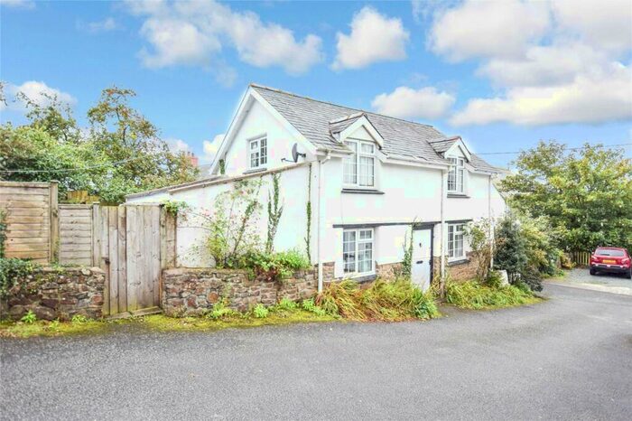 2 Bedroom House To Rent In Stratton, Cornwall, EX23