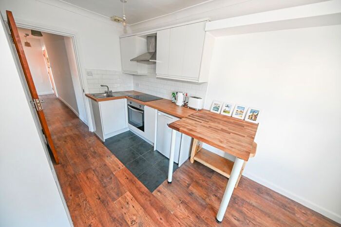 2 Bedroom Flat To Rent In Victoria Road South, Southsea, PO5