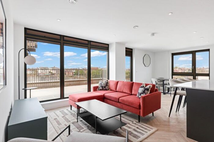 3 Bedroom Penthouse To Rent In Wellesbourne, Preston Road Brighton, BN1