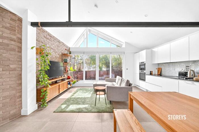 2 Bedroom Apartment To Rent In Wadeson Street, Bethnal Green, E2