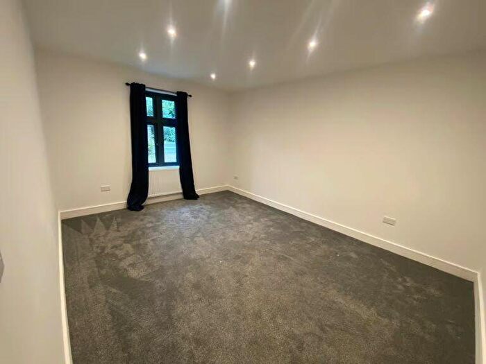 6 Bedroom Detached House To Rent In Slough Road, Iver, Buckinghamshire, SL0