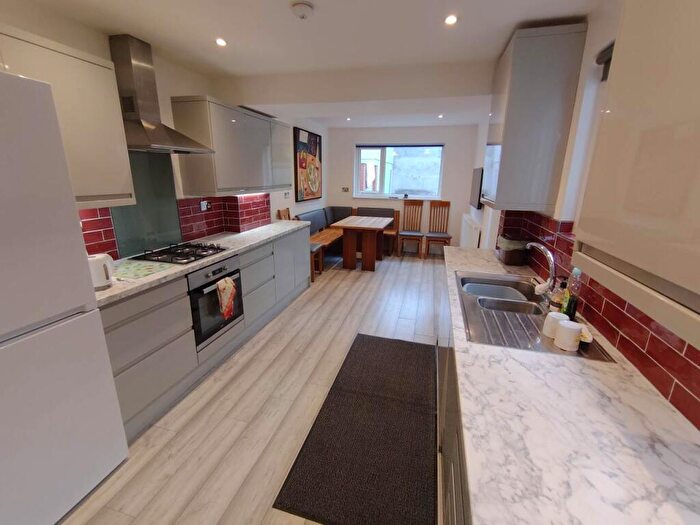 7 Bedroom House To Rent In Mackintosh Place, Cathays, CF24