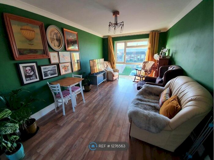 1 Bedroom Flat To Rent In Towers Road, Upper Beeding, Steyning BN44