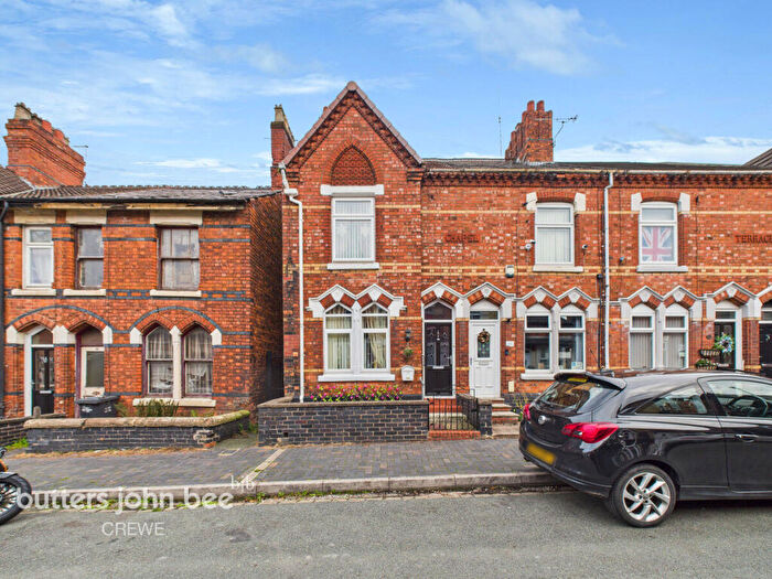 2 Bedroom End Of Terrace House For Sale In Lord Street, Crewe, CW2