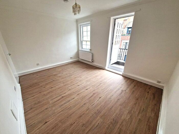 Studio To Rent In Polygon Road, London, NW1